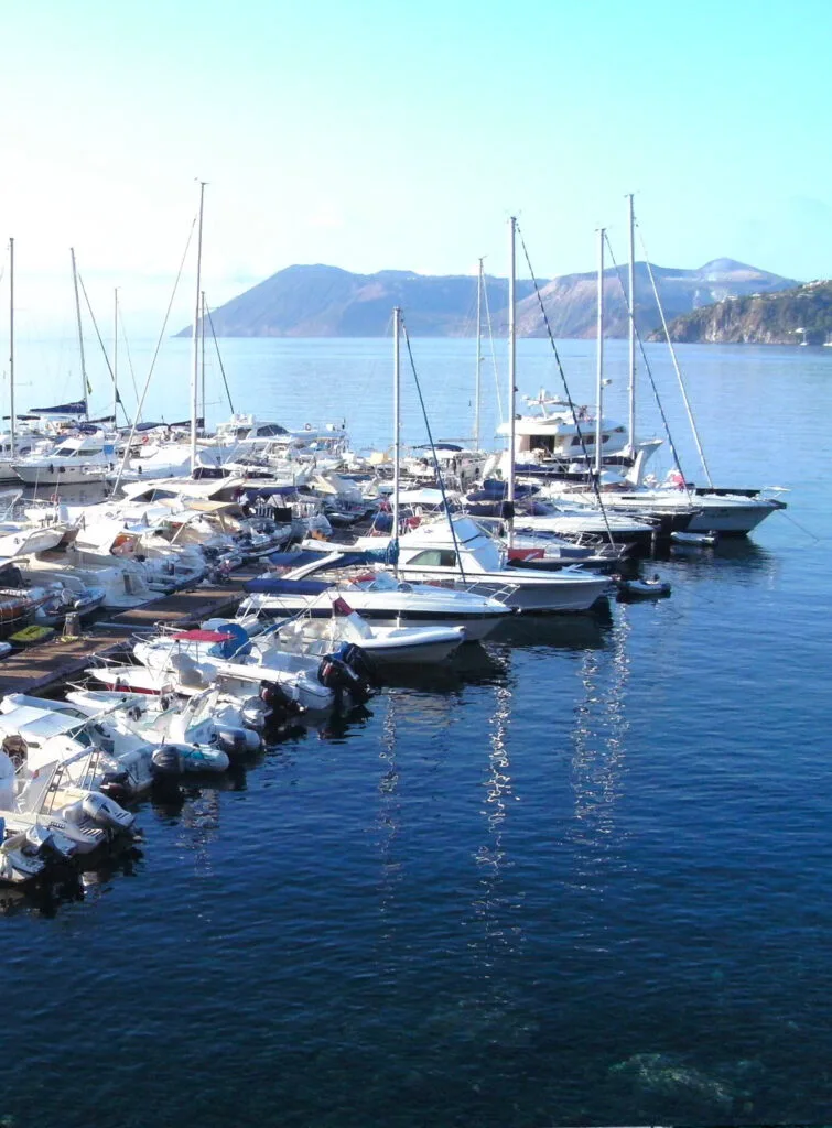 dove ormeggiare barca porto Pignataro Lipari